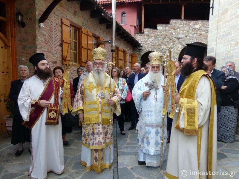 Αρχιερατικό Συλλείτουργο στο Μοναστήρι των Αγίων Αναργύρων Καστοριάς (ΦΩΤΟ+Videos)