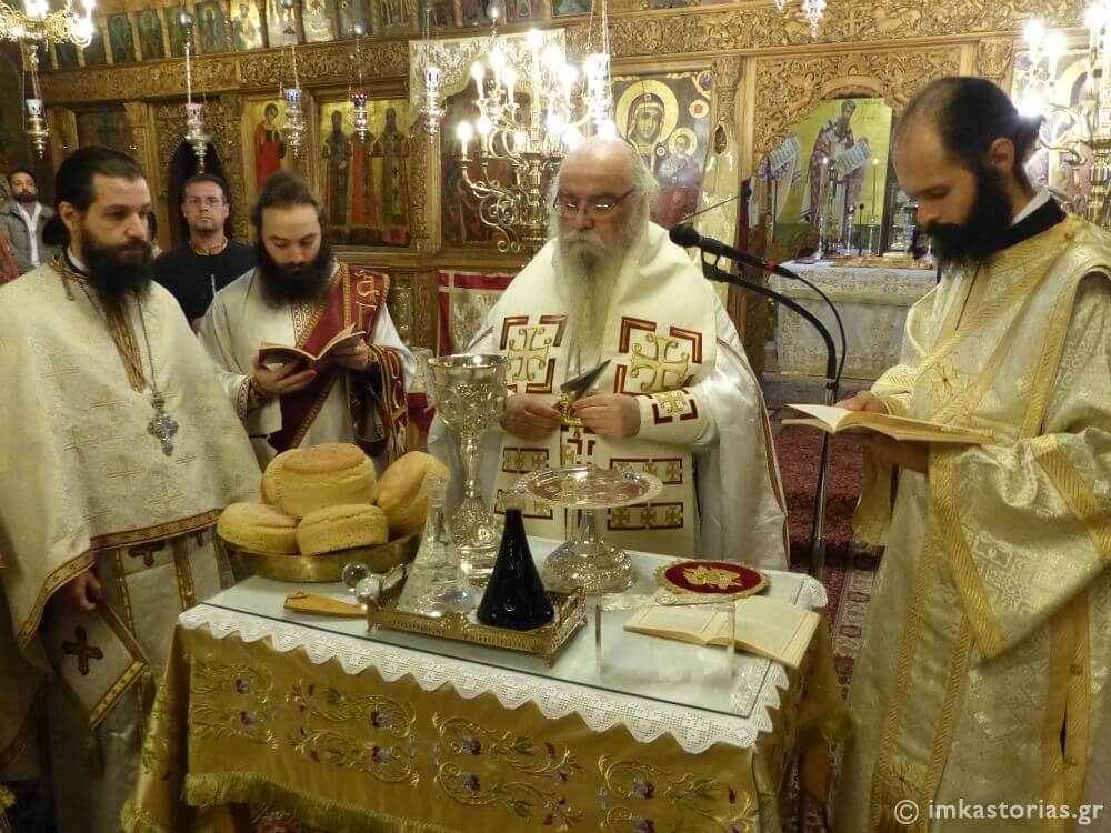 Η Θεία Λειτουργία του Αγίου Ιακώβου του Αδελφοθέου στην Καστοριά (ΦΩΤΟ)