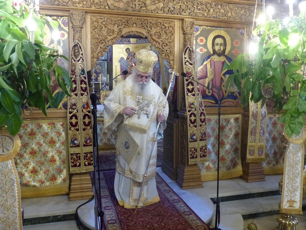 Κυριακή της Πεντηκοστής στον Ιερό Μητροπολιτικό Ναό Καστοριάς (ΦΩΤΟ)