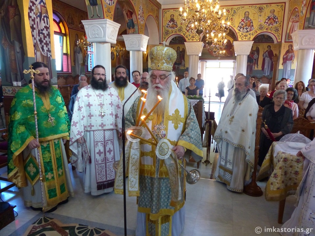 Πάνδημη εορτή του Αγίου Λουκά στον Ιερό Ναό Αγίου Νικάνορα Καστοριάς (ΦΩΤΟ)