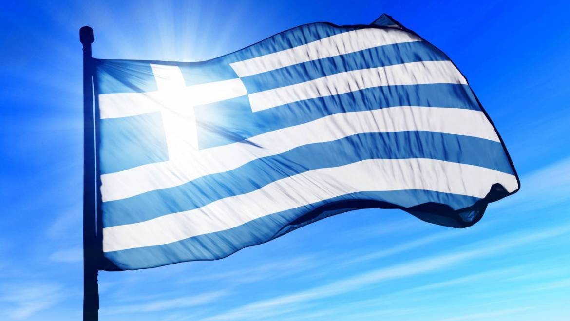 Καστορίας Σεραφείμ : “Από κανένα μπαλκόνι να μην λείπει η ελληνική σημαία”