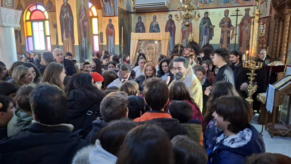 Ἡ Ἑορτὴ τῶν Ἁγίων Τριῶν Ἱεραρχῶν σὲ Ἱεροὺς Ναοὺς καὶ Σχολεῖα τῆς Καστοριᾶς
